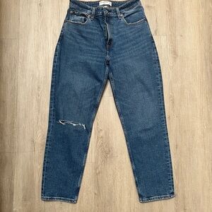 NWT Abercrombie Curve Love High Rise Mom Jeans 28/6